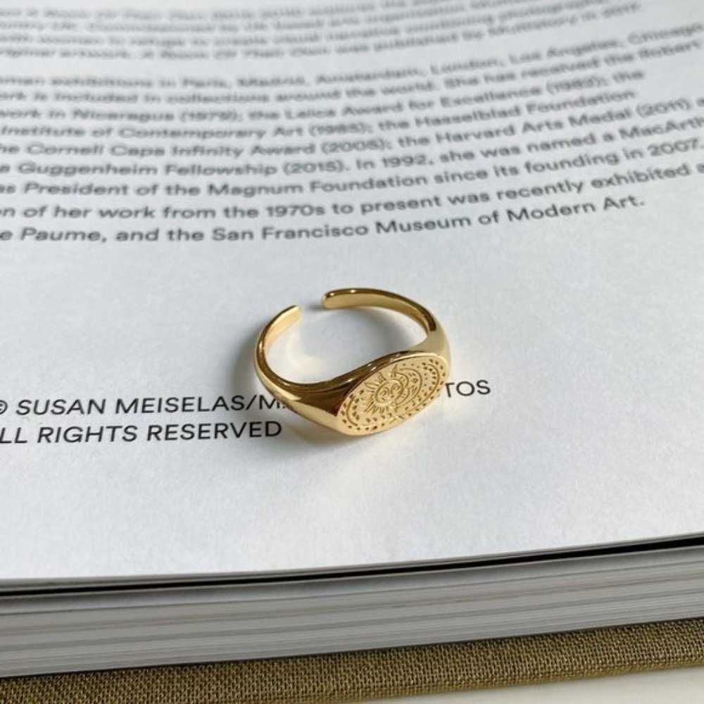 LAST ONE 💖18K Goldplated Moon and Sun Face Ring - Picture 2 of 10
